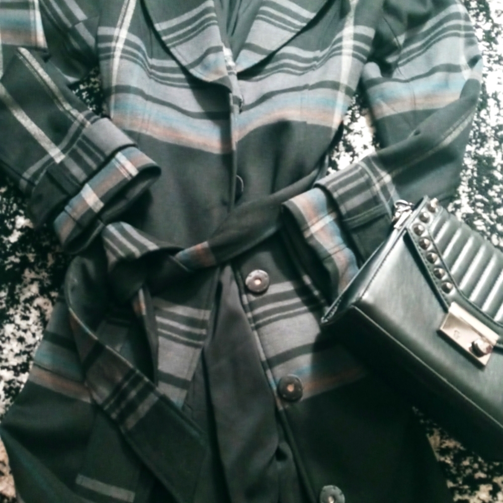 designer trench - Picture 3 of 10